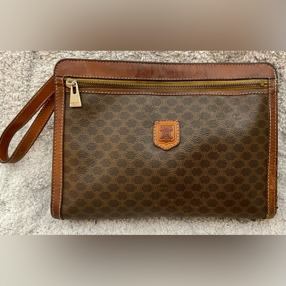🌟SOLD🌟Celine Leather Large Zip Clutch w Strap -Italy - Picture 1 of 1